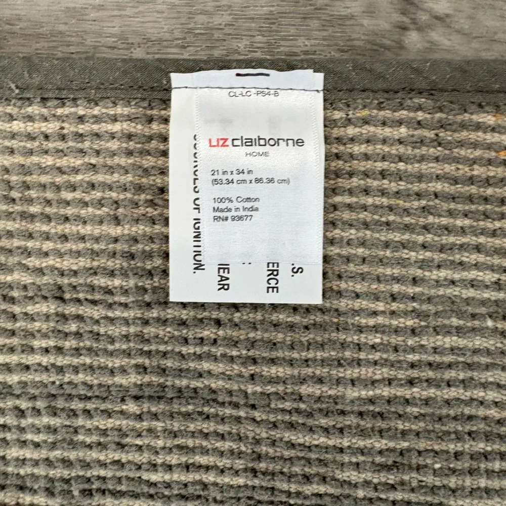 NWT Liz Claiborne Grey and White Striped Bath Mat